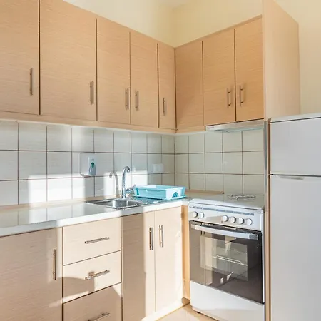 Sundy Maria * Stoupa