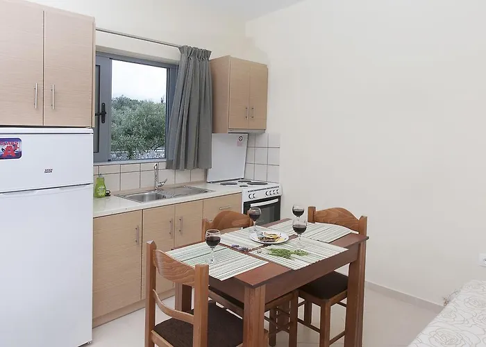 Sundy Maria アパート Stoúpa